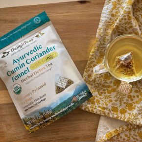 DelighTeas, Аюрведический кумин, кориандр и фенхель, травяной чай для выведения токсинов, без кофеина, 30 роскошных пакетиков-пирамидок, 120 г (4,2 унции) в Москве - eco-herb.ru | фото