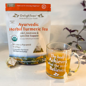 DelighTeas, Аюрведический травяной чай с куркумой, без кофеина, 30 роскошных чайных пакетиков в форме пирамидки, 120 г (4,2 унции) в Москве - eco-herb.ru | фото