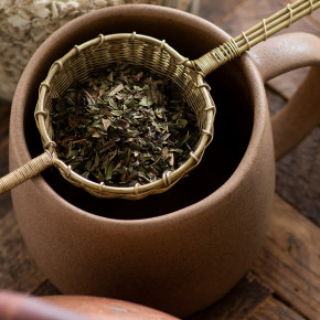 Frontier Co-op, органические нарезанные и просеянные листья крапивы двудомной, 453 г (16 унций) в Москве - eco-herb.ru | фото